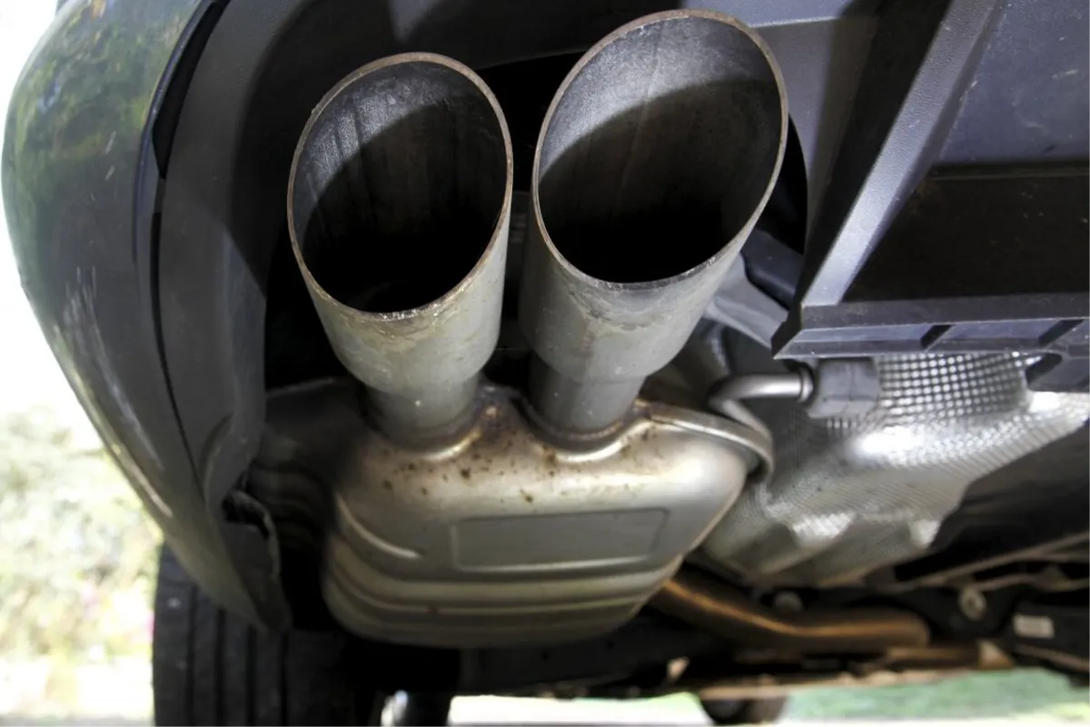 Sedam članica EU-a traži odgodu ograničenja emisija u autoindustriji