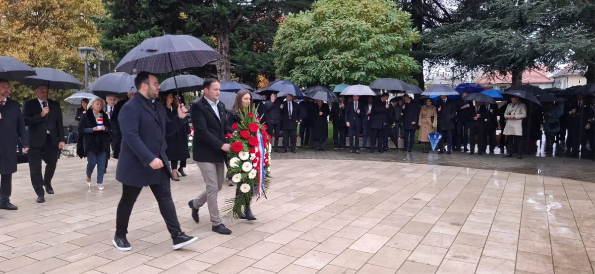 FOTO: Političko vodstvo Hrvata u BiH okupilo se u Grudama, u tijeku je svečana sjednica 1