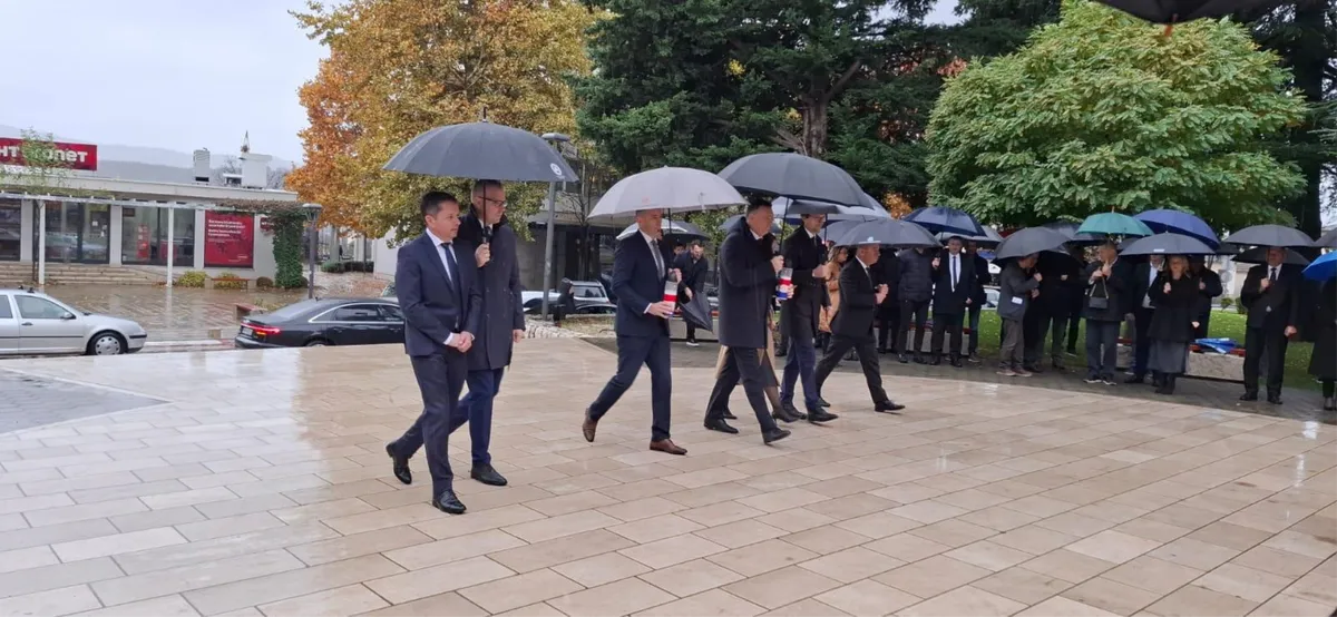 FOTO: Političko vodstvo Hrvata u BiH okupilo se u Grudama, u tijeku je svečana sjednica 6