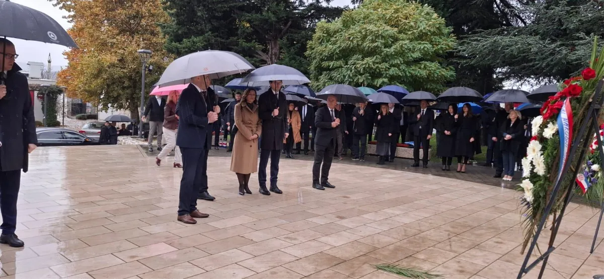 FOTO: Političko vodstvo Hrvata u BiH okupilo se u Grudama, u tijeku je svečana sjednica 7