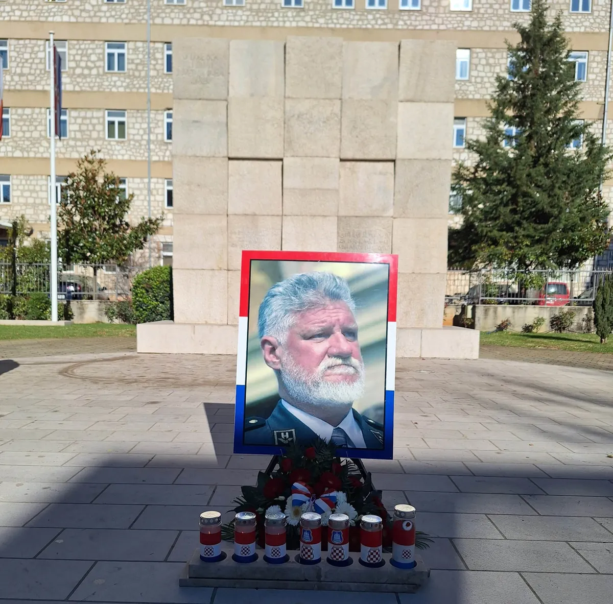 FOTO: Grude odale počast divu koji je prije 7 godina ustao protiv laži i nepravde 1