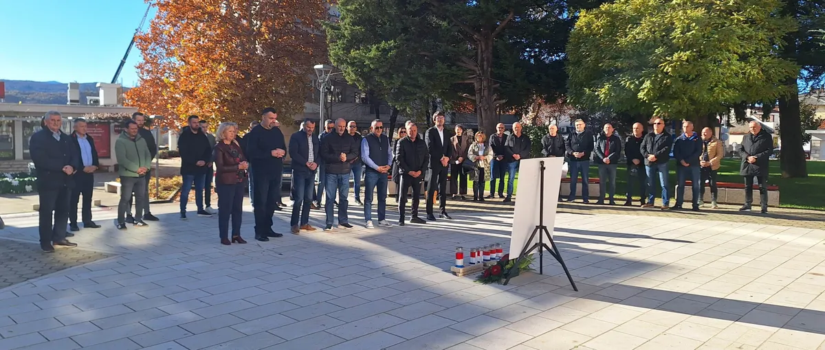 FOTO: Grude odale počast divu koji je prije 7 godina ustao protiv laži i nepravde 6