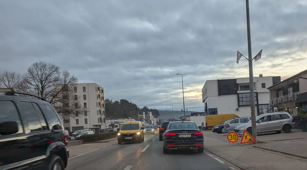 FOTO: Noć na glavu i udri! Jutros kroz Široki Brijeg usporen promet, ali je urađeno što je planirano 1