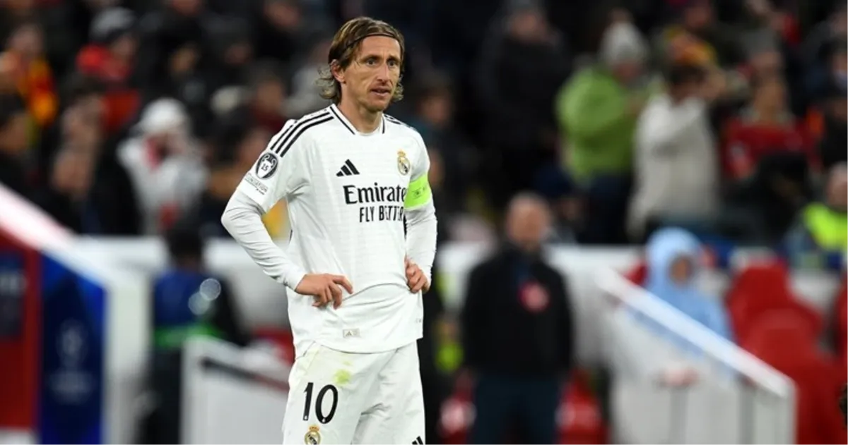 Vladala je tišina, a onda je ušao nogometni besmrtnik! Luka Modrić podigao još jedan trofej s Realom 1