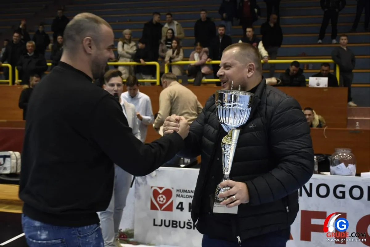 Sirius osvajač 4 KAFIĆA! Najveći humanitarni spektakl izazvao euforiju 1