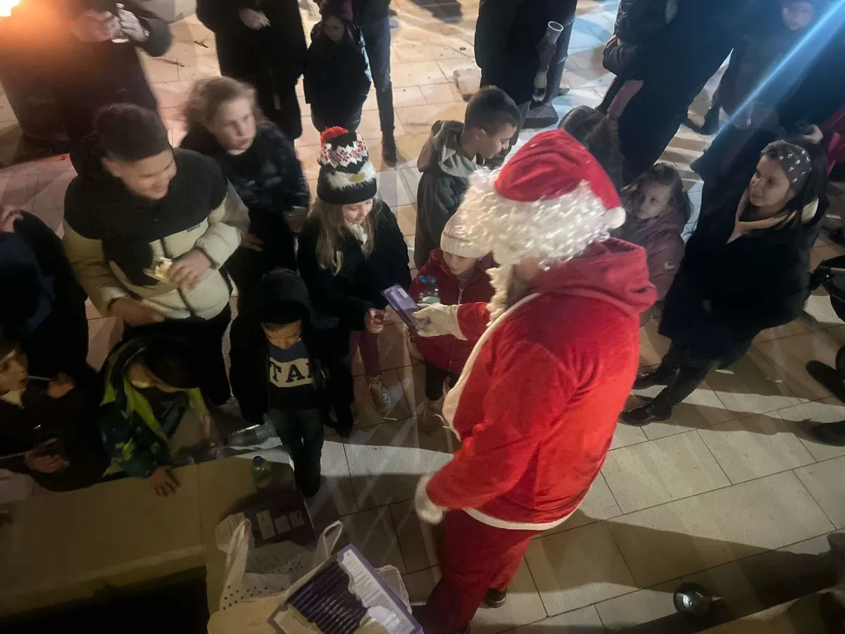 Mini advent u Dragićini u službi humanosti, okupio je brojne mještane 1