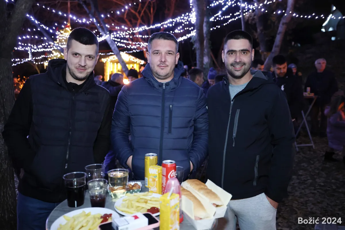 FOTO: Božićno druženje u Bobanovoj Dragi: Zajedništvo i humanost uz radost blagdana 5