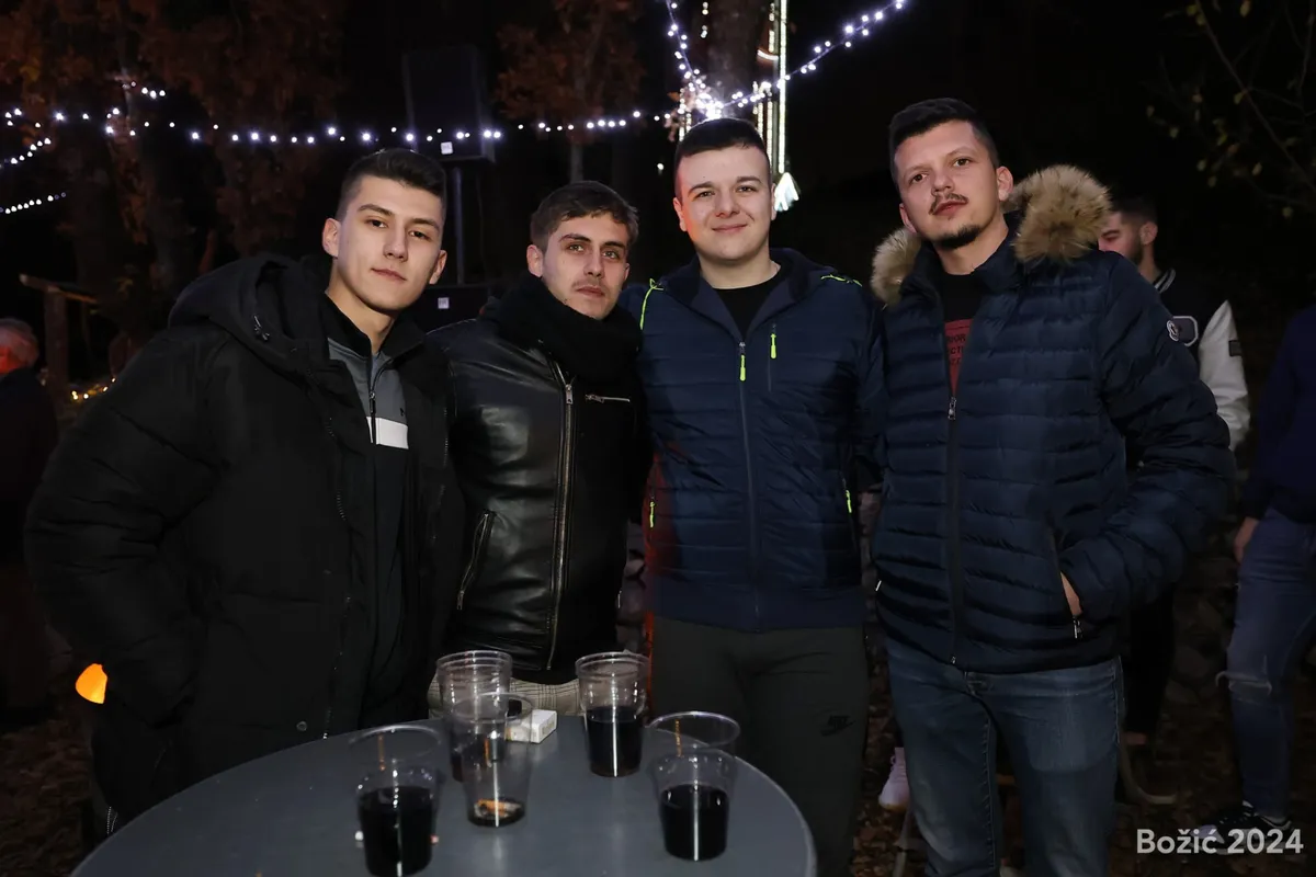 FOTO: Božićno druženje u Bobanovoj Dragi: Zajedništvo i humanost uz radost blagdana 7