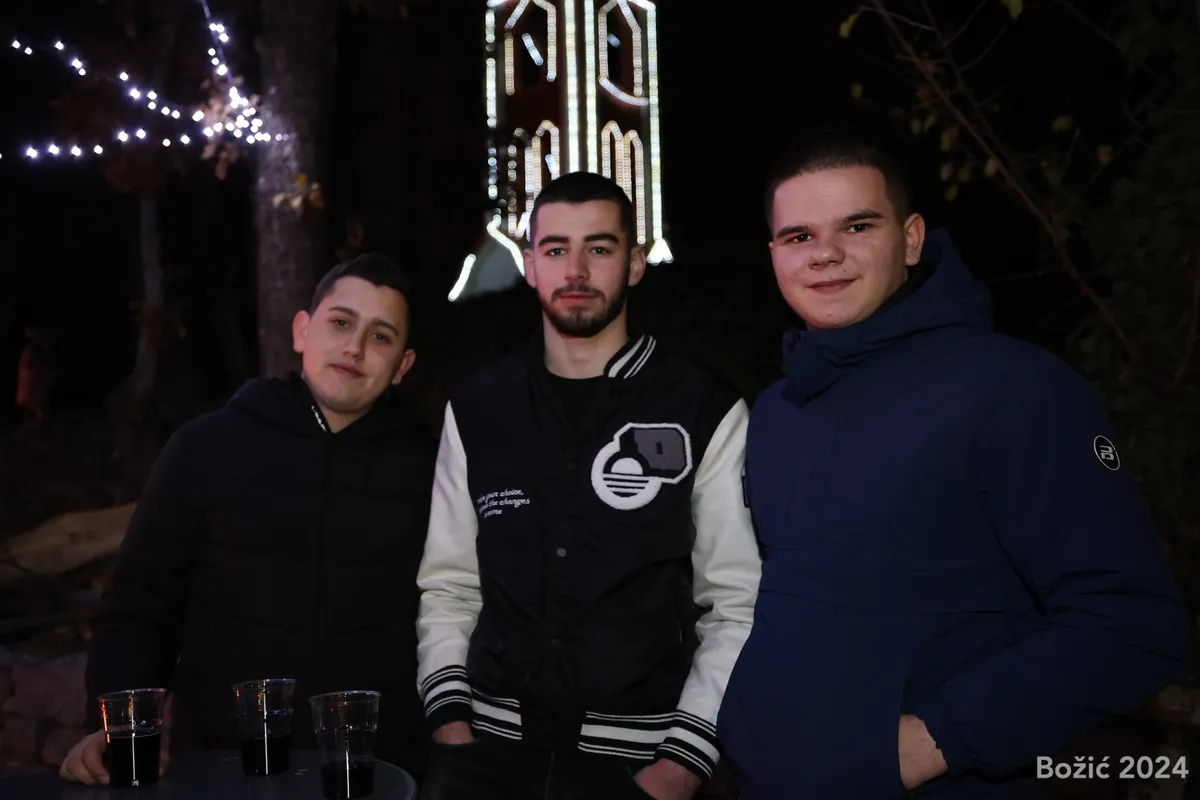 FOTO: Božićno druženje u Bobanovoj Dragi: Zajedništvo i humanost uz radost blagdana 9