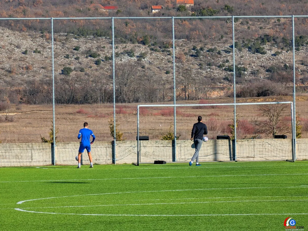 FOTO: Trening u Grudama pod budnim Mađarovim okom! Zvijezda Zrinjskog Josip Ćorluka u top formi pred početak priprema!  9