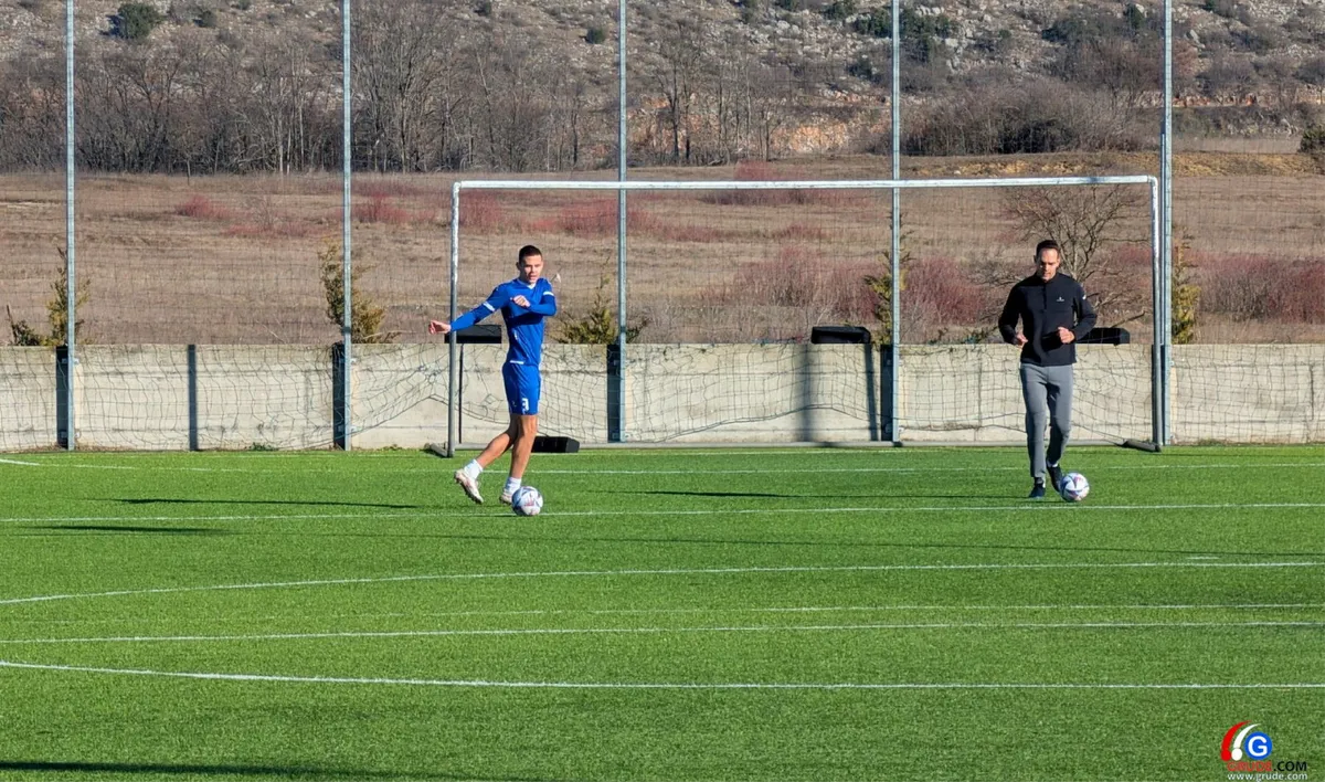 FOTO: Trening u Grudama pod budnim Mađarovim okom! Zvijezda Zrinjskog Josip Ćorluka u top formi pred početak priprema!  11