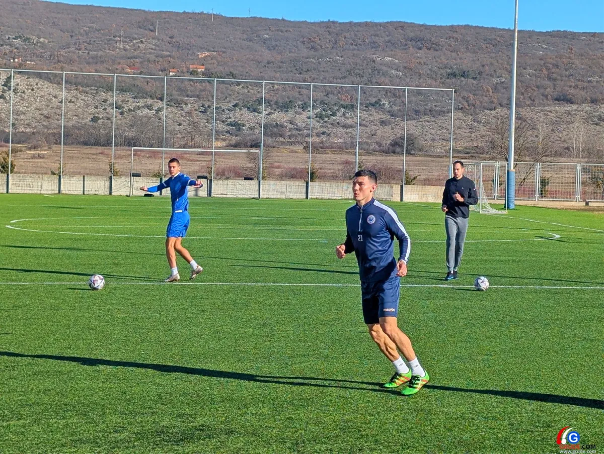 FOTO: Trening u Grudama pod budnim Mađarovim okom! Zvijezda Zrinjskog Josip Ćorluka u top formi pred početak priprema!  14