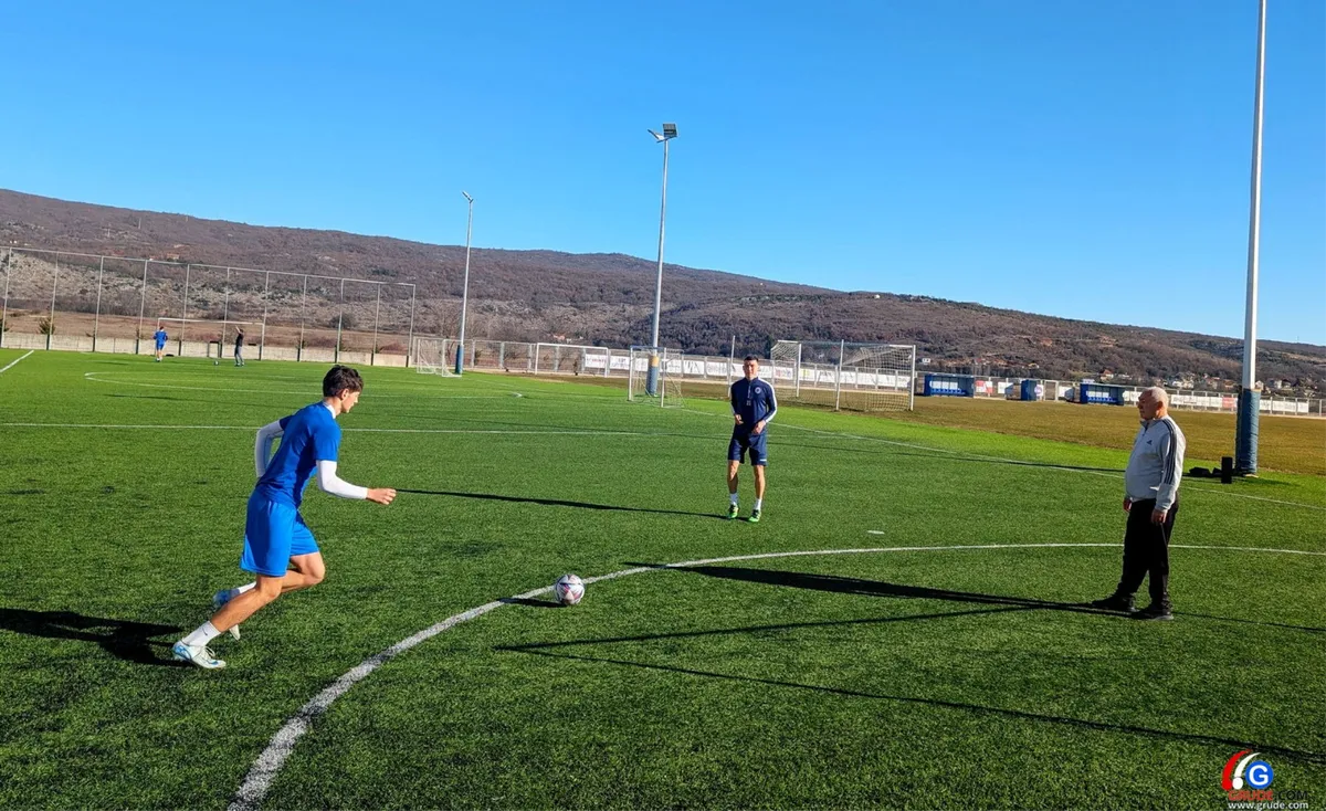FOTO: Trening u Grudama pod budnim Mađarovim okom! Zvijezda Zrinjskog Josip Ćorluka u top formi pred početak priprema!  8