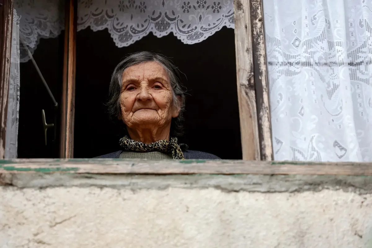 Olga, Mara i Smilja žive same u selu bez struje! Do njih se može samo kroz BiH 1