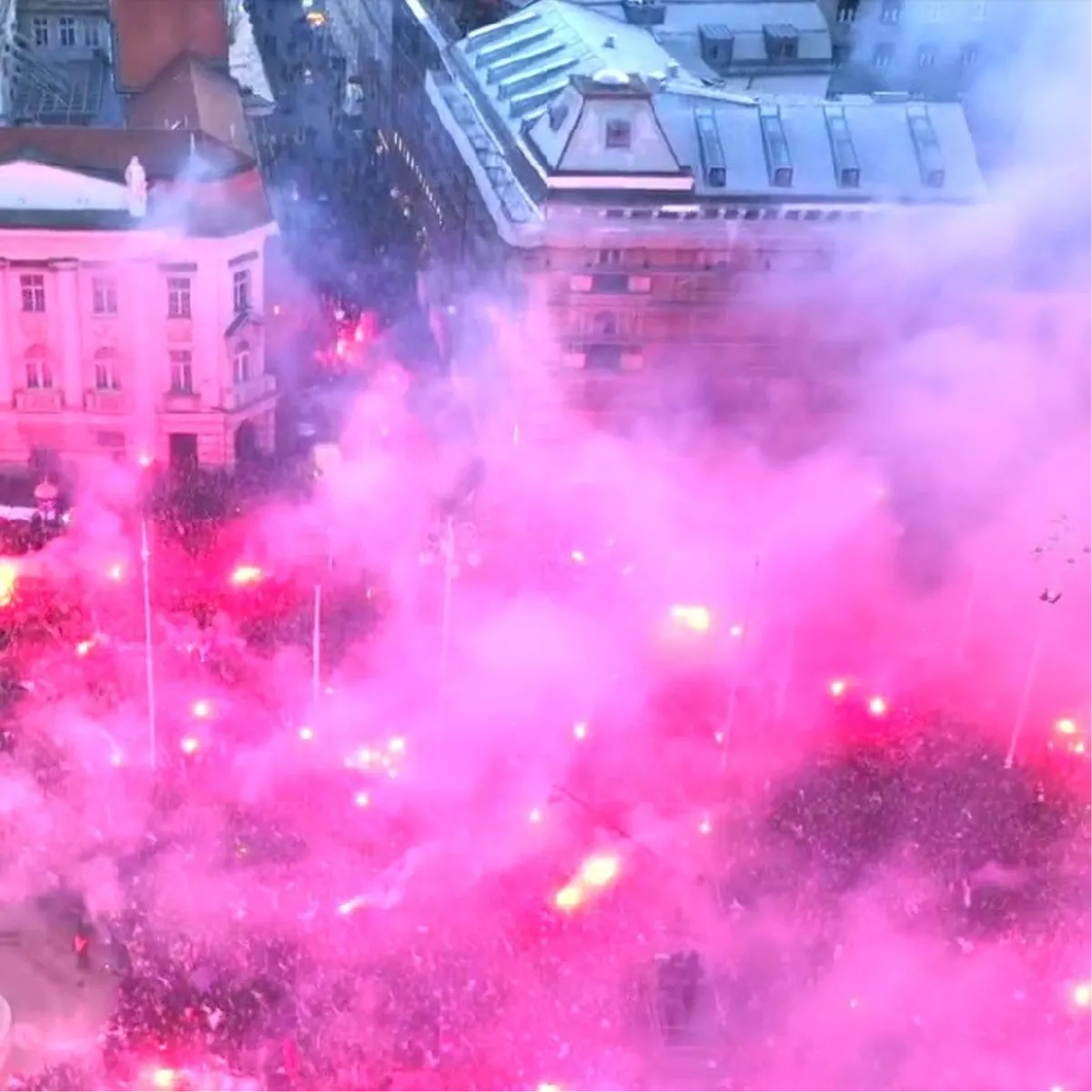 OVAKO JE ZAGREB IZGLEDAO U TRENUTKU KAD JE THOMPSON DOŠAO MEĐU RUKOMETAŠE 3