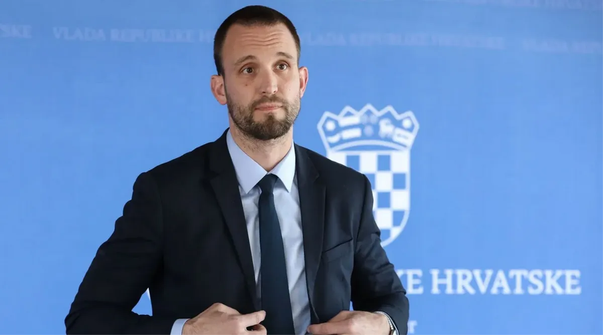 Mostar - Erlić potpisao ugovore o prekograničnoj suradnji s BiH i Crnom Gorom