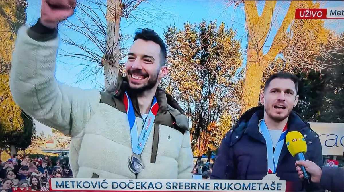 Metković dočekao Srnu i Jelinića: Lijepo je biti Hrvat! Srnin otac: Bože daj svake godine ovako