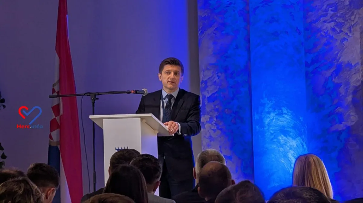 (FOTO) Zdravko Marić na Gospodarskom forumu ZHŽ-a: Inflacija i dalje predstavlja izazov, važno je naći rješenja koja će potaknuti rast! 1