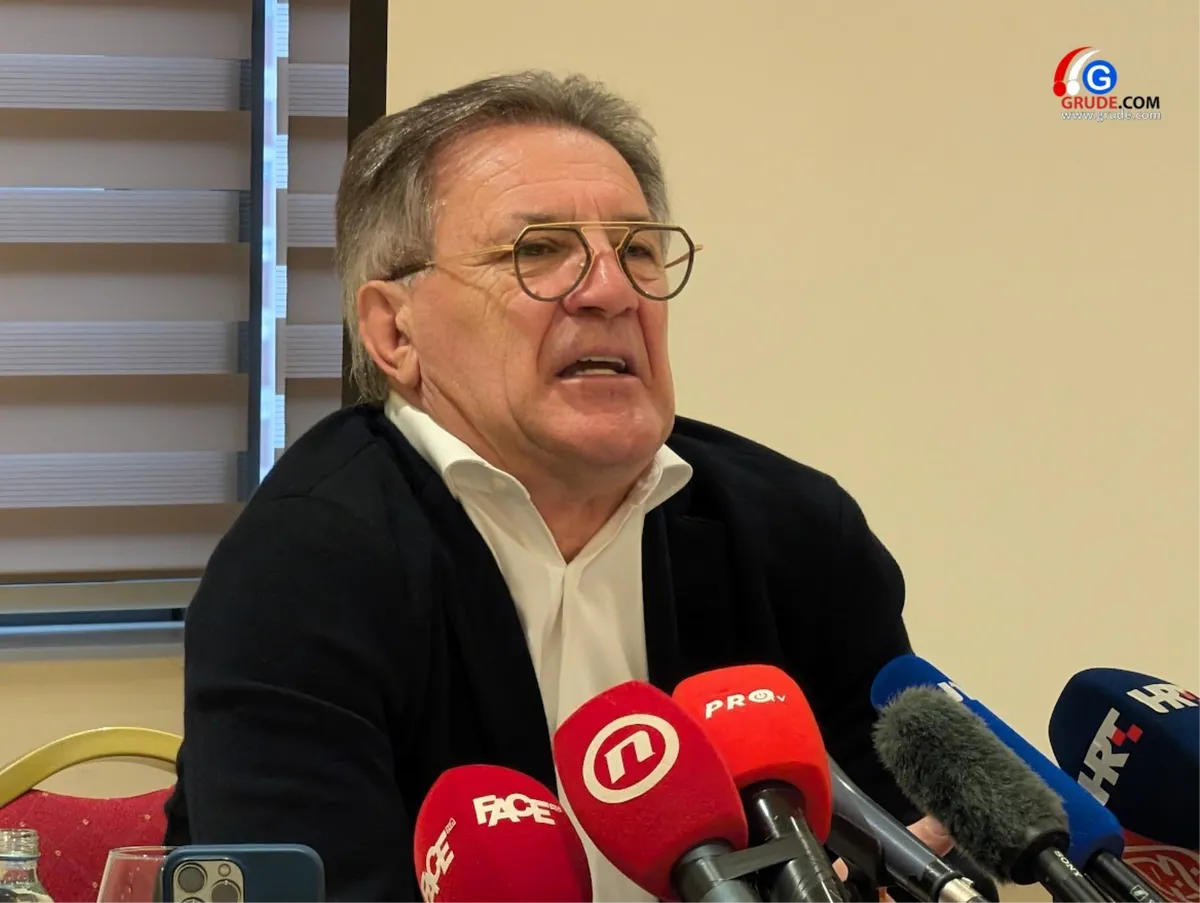 FOTO: Maratonska presica od 2 sata i 20 minuta! Mama Mamić je nosila kukuruzne vreće pune novca u Dinamo 2