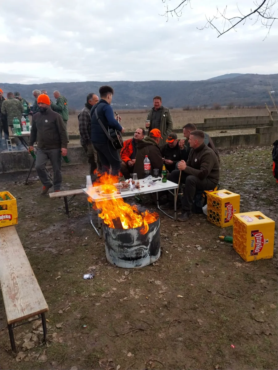 HLU Malič Grude uspješno organizirao hajku na štetočinu, a onda odličnu feštu i pomoć sugrađaninu FOTO 1