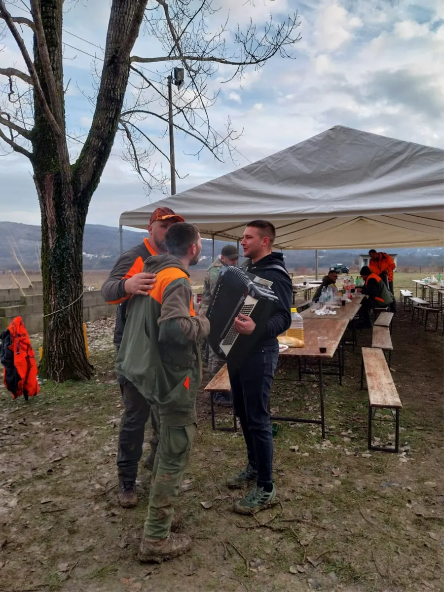 HLU Malič Grude uspješno organizirao hajku na štetočinu, a onda odličnu feštu i pomoć sugrađaninu FOTO 6