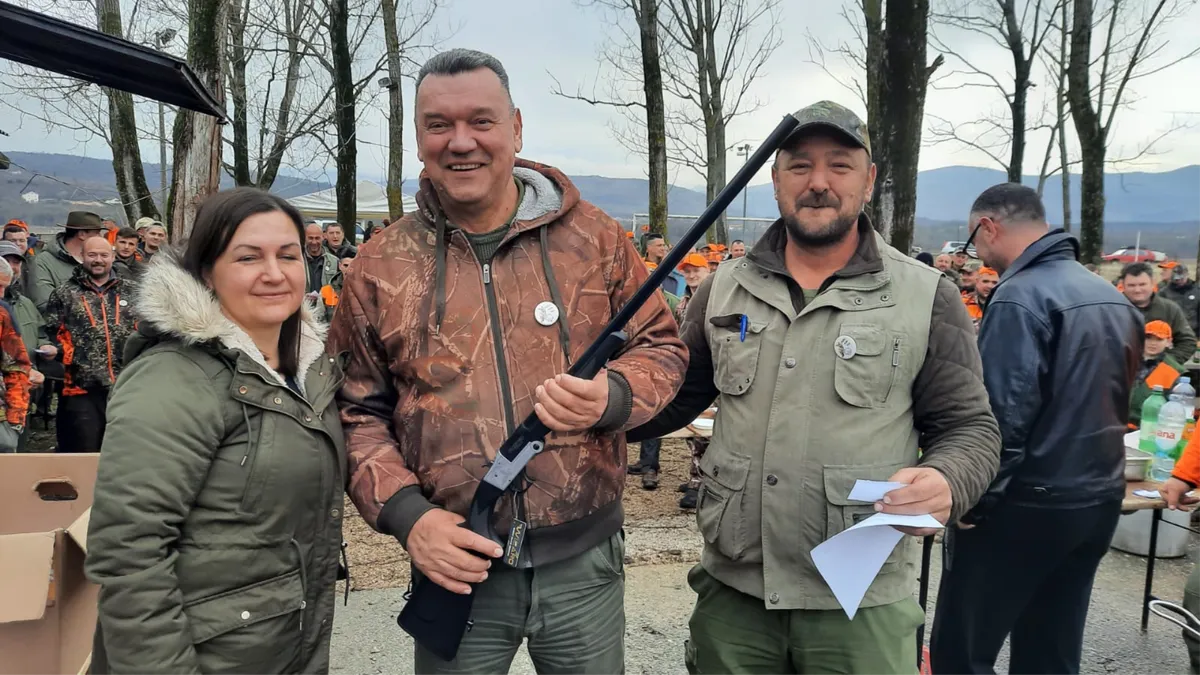 HLU Malič Grude uspješno organizirao hajku na štetočinu, a onda odličnu feštu i pomoć sugrađaninu FOTO 3