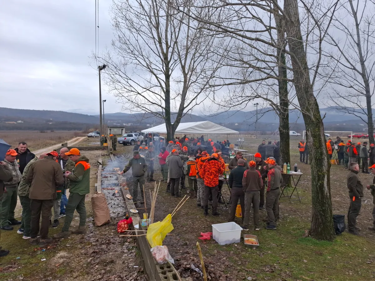 HLU Malič Grude uspješno organizirao hajku na štetočinu, a onda odličnu feštu i pomoć sugrađaninu FOTO 9