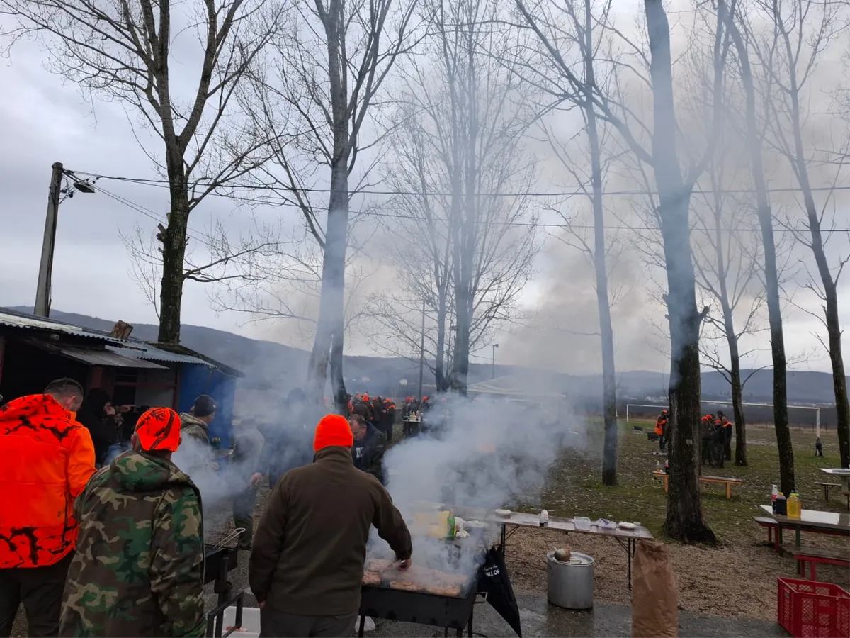 HLU Malič Grude uspješno organizirao hajku na štetočinu, a onda odličnu feštu i pomoć sugrađaninu FOTO 11