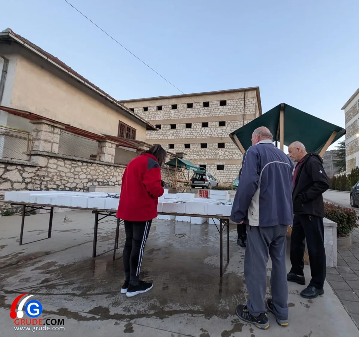 FOTO: Čista je srijeda, i u Grudama se traži najbolja riba za današnji obrok 1