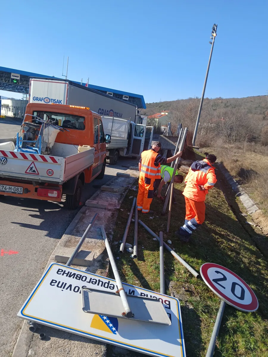 FOTO: Počeli radovi na graničnom prijelazu Gorica - Vinjani Donji 19