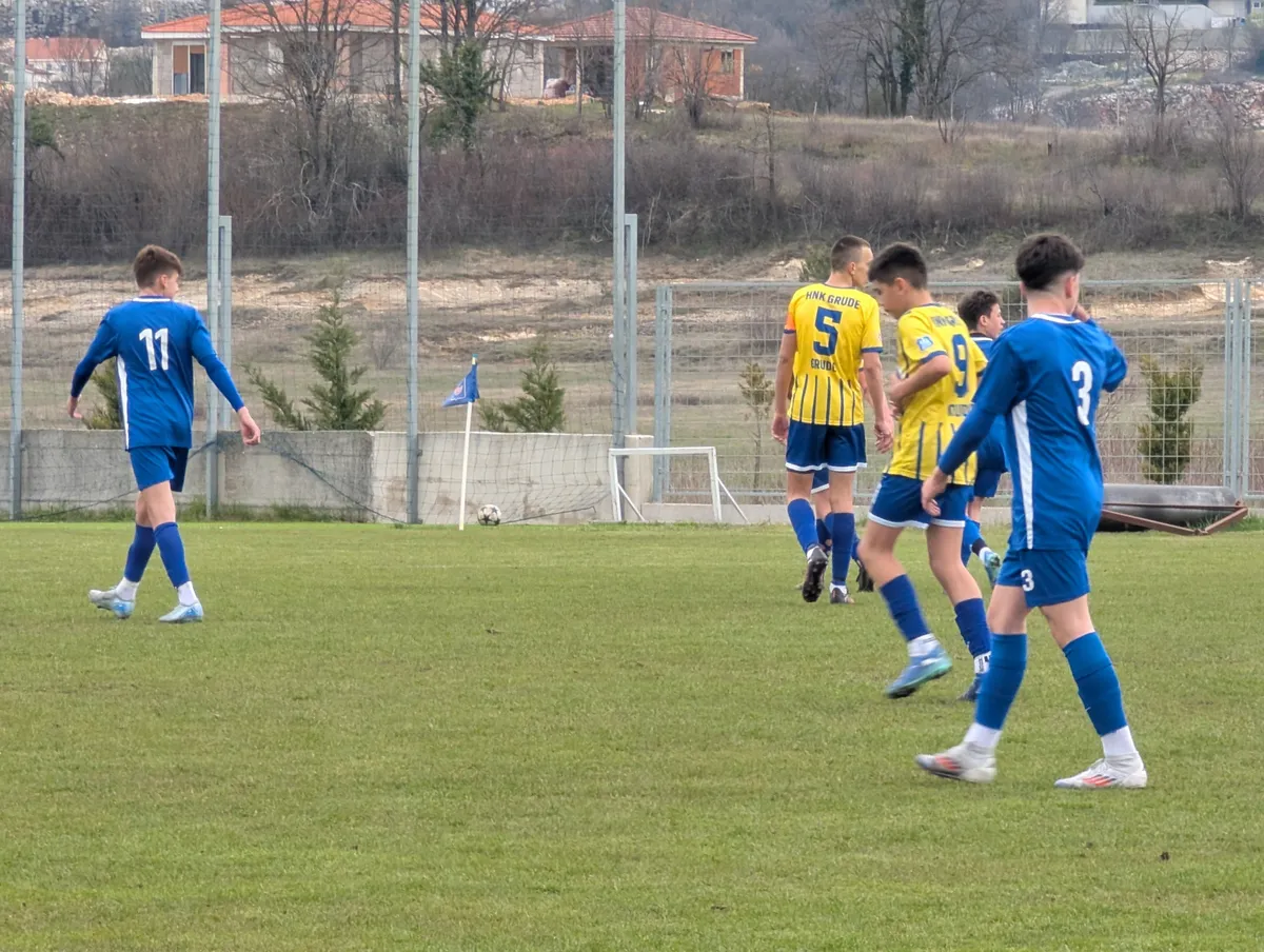 FOTO: S dva torpeda Ivan Marić sredio ekipu Troglava! Svi omladinski uzrasti HNK Grude slavili 1