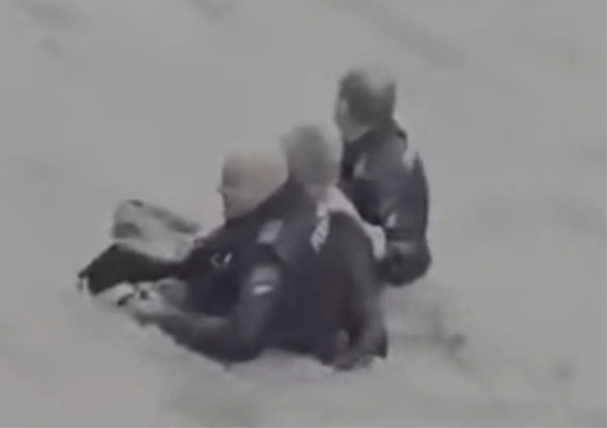 Policajci u Tuzli skočili u nabujalu rijeku za kriminalcem. Dvoje nestalih