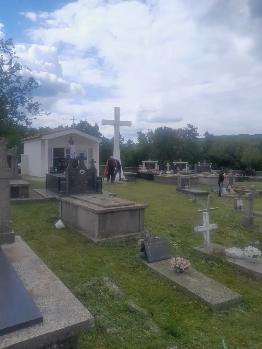 Uređeno groblje na Cerama pred blagoslov polja FOTO 4
