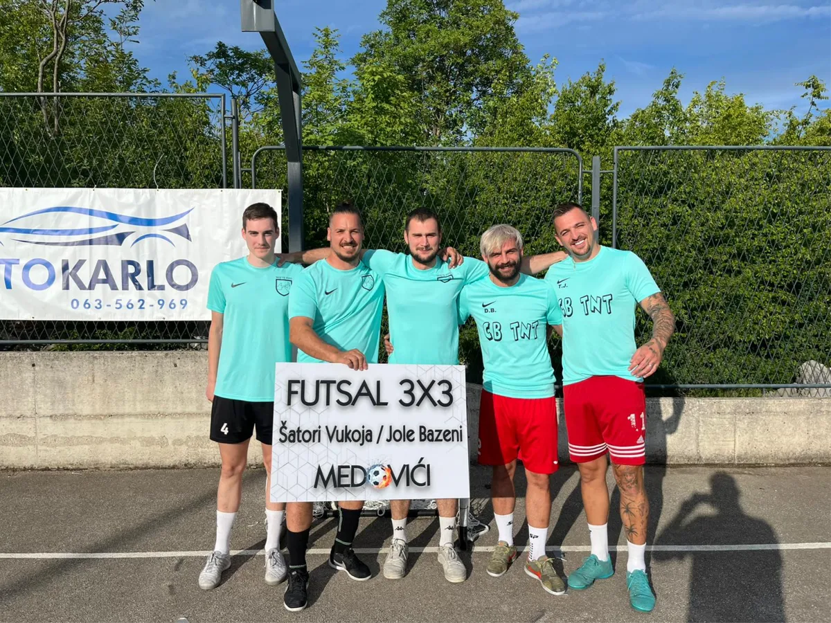 FOTO: Počeo Futsal Šatori Vukoja & Jole Bazeni, Medovići ugostili najbolje haklere 18