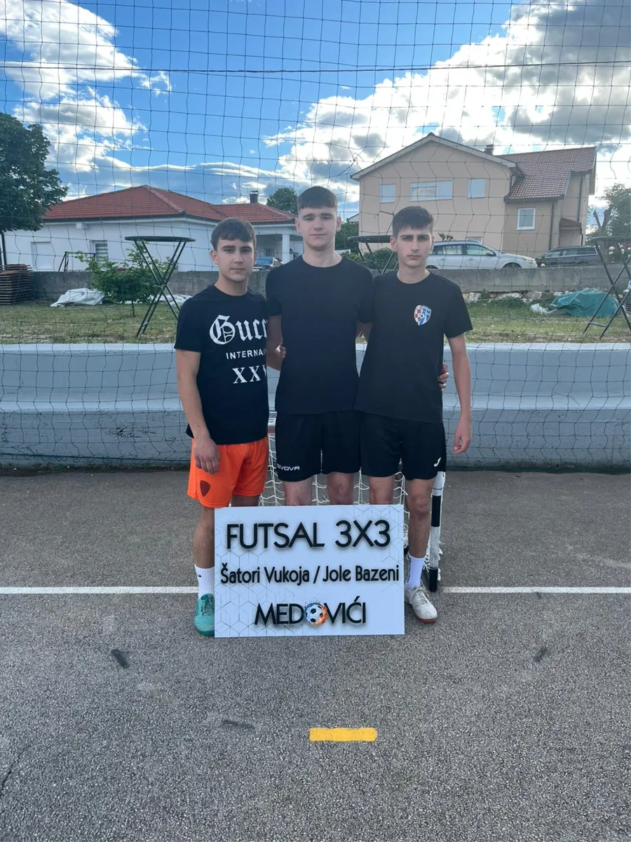 FOTO: Druga večer Futsal kupa na Medovićima, večeras ćemo saznati posljednje putnike u završni dan 11