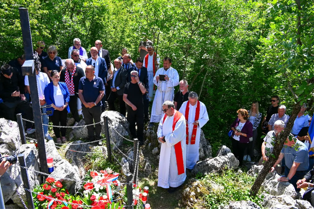 FOTO: 81. obljetnica Markovića jame! Svećenik: Opasno smo se izložili budućnosti nacije bez ljudi