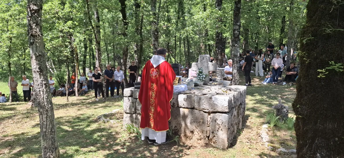 Služena misa na Biskupovu grobu FOTO 7