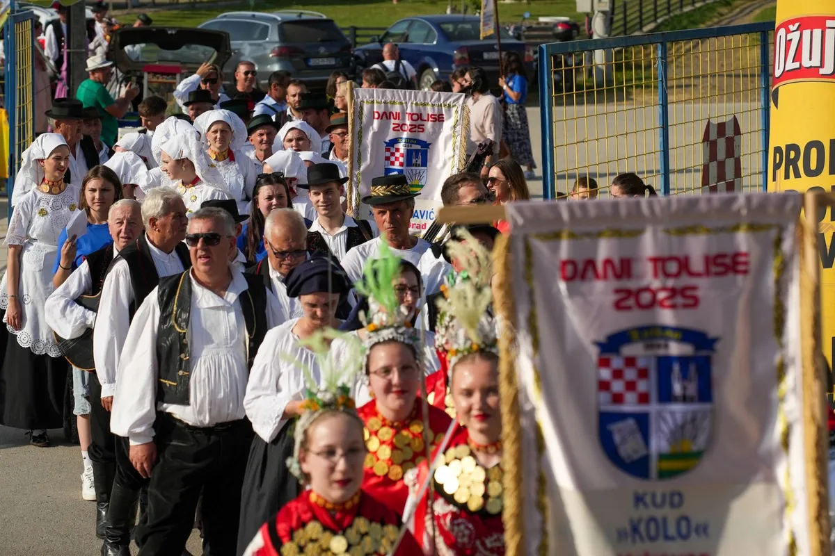 FOTO Zatvoreni 19. ''Dani Tolise'': Jedno od najposebnijih mjesta u BiH vjerno čuva običaje 6