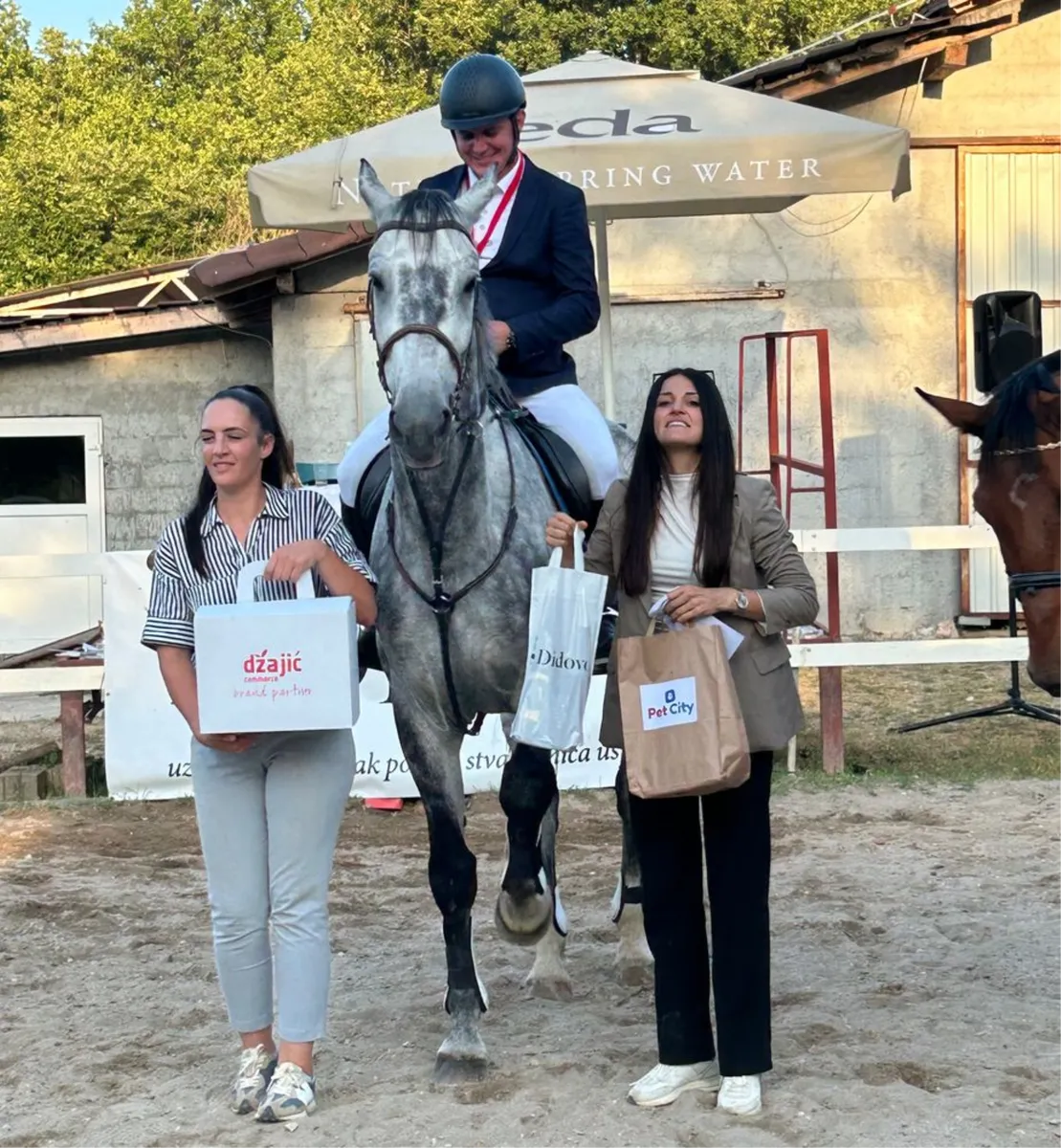 50 natjecateljskih parova na tradicionalnom preponskom turniru KK Stina FOTO 2