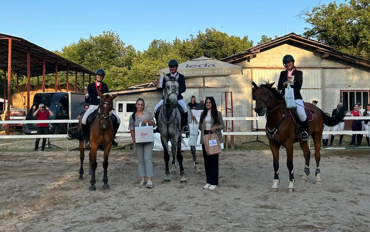 50 natjecateljskih parova na tradicionalnom preponskom turniru KK Stina FOTO