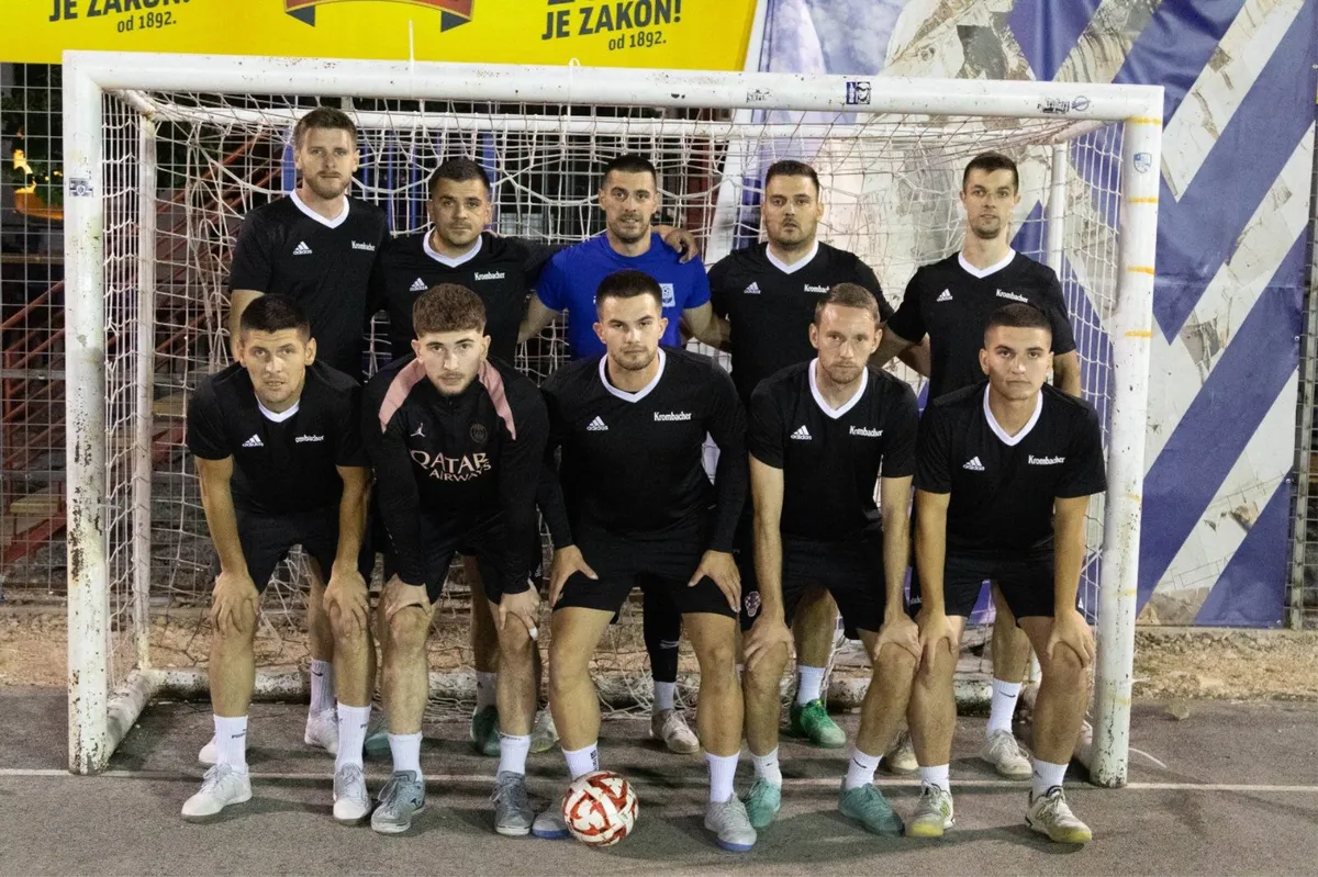 Od 22:15 poslastica večeri na Trnu, Jimmy Woo Cageball Grude protiv Basementa