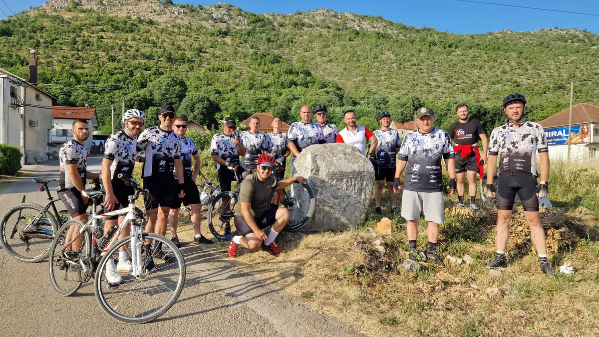 Gruđani krenuli Rutom stećaka, tamo gdje se kamen susreće s tišinom...