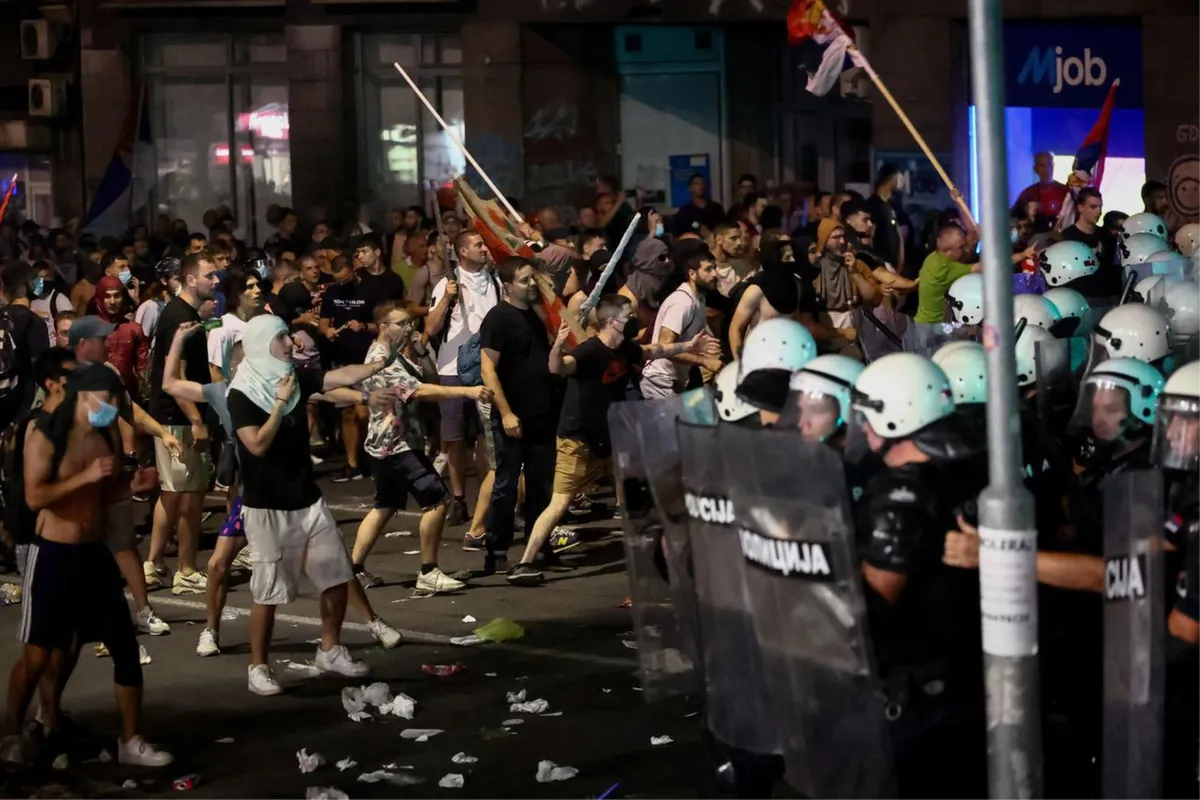 Beograd gori! Deseci uhićenih jer su prosvjedovali protiv Vučića, ozlijeđeni građani, policija...