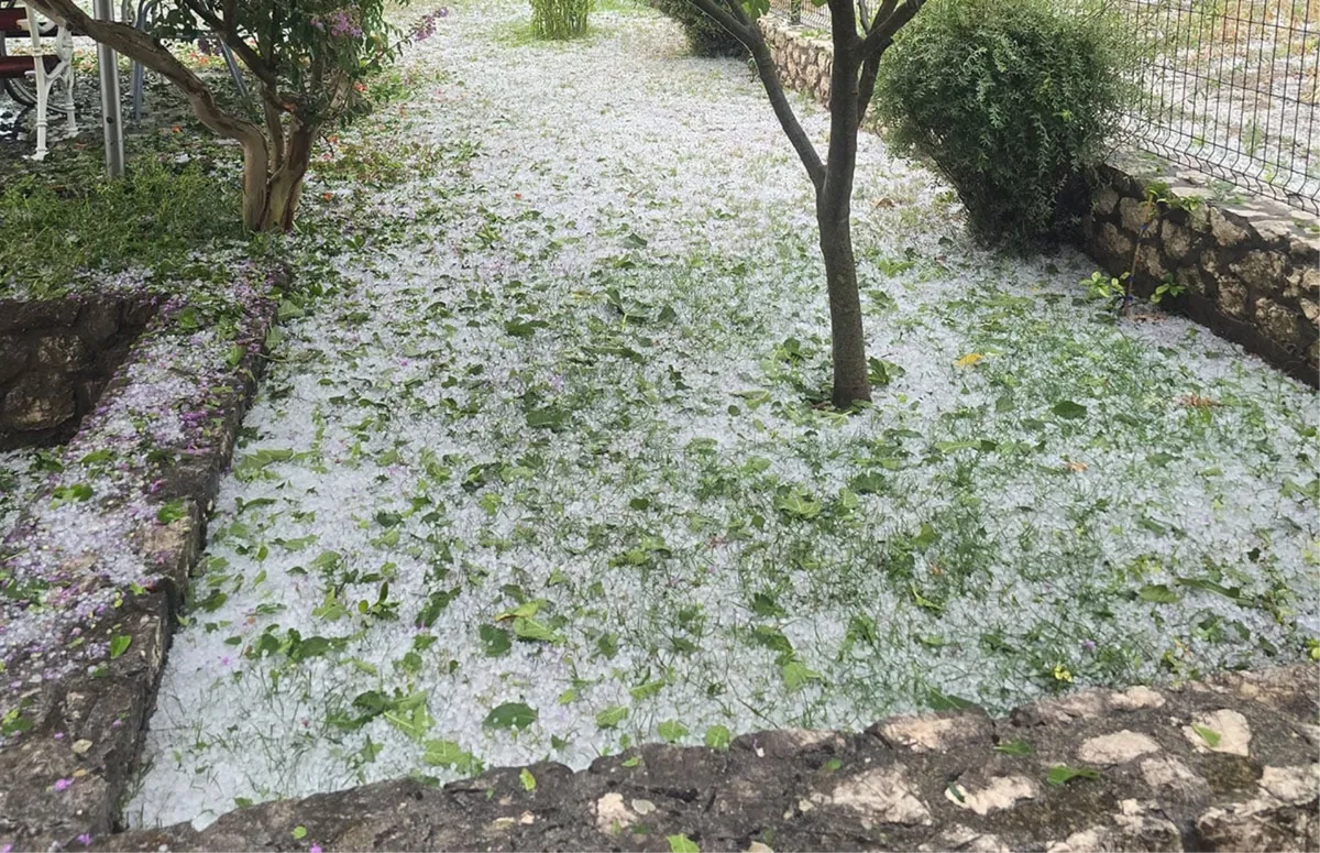 U Rasnu tuča napravila štetu, u većem dijelu Hercegovine kiša natopila i rashladila