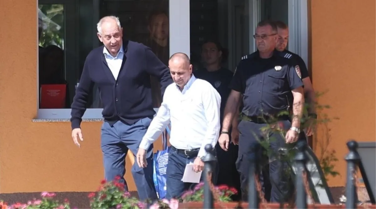Dobro raspoloženi ''Ćaća'' izišao iz zatvora! Ivo Sanader je na slobodi