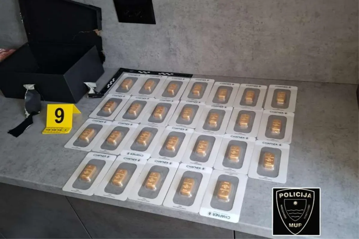 Policija zaplijenila 26 poluga zlata, krivotvoreni novac...