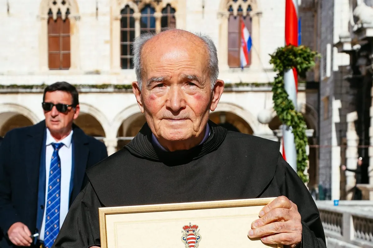 In memoriam fra Pijo Pejić! Rodio se u Sovićima, postao jedan od najznačajnijih fratara u Dubrovniku, odlikovao ga i Tuđman