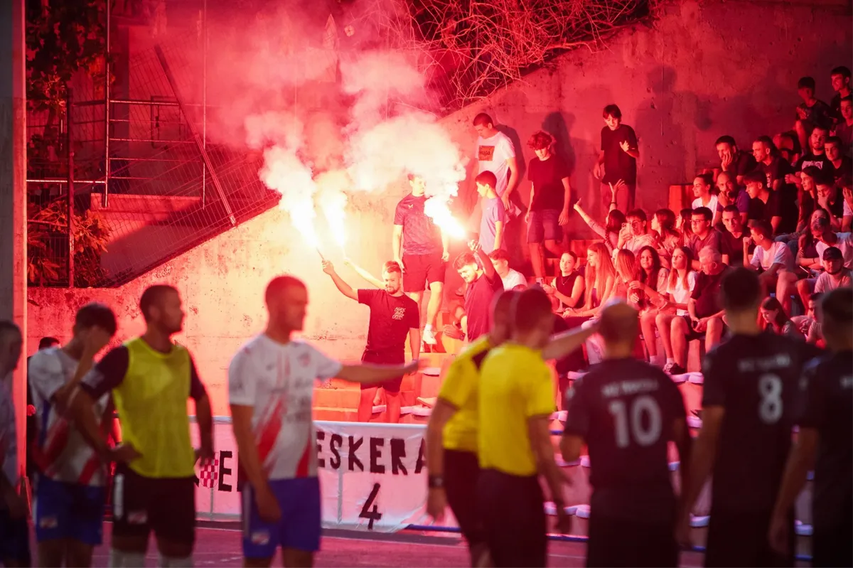 Avenija uvjerljiva protiv Teskere, Lijeva Obala nakon penala u polufinalu 2
