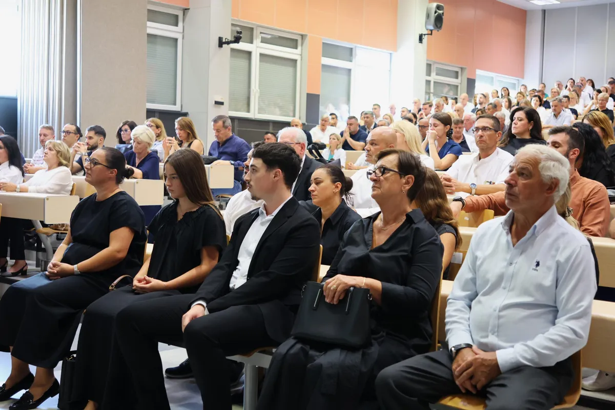 Mostar se oprostio od uglednog urologa dr. Davora Tomića FOTO 3