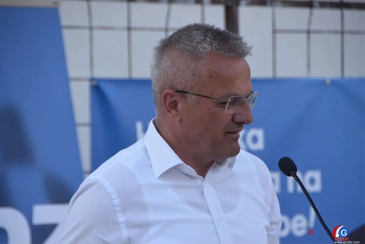 Potpisani 9,5 milijuna eura vrijedni ugovori za projekte Hrvata u BiH